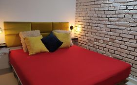 Cosy Dungeon Double Room With Ac